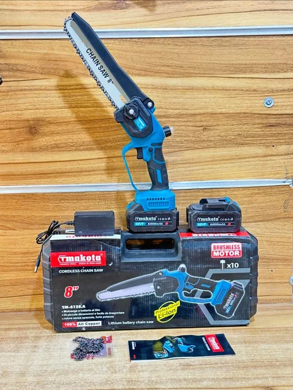 اره شارژی تیغه 20 سانت همراه زنجیر یدک ماکوتا مدل 68VF